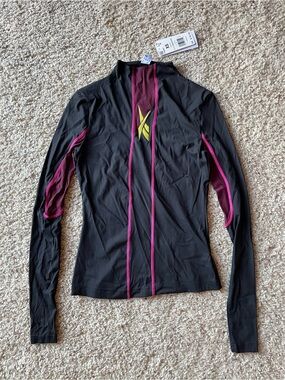 BNWT REEBOK Women’s Black & Pink Long-Sleeve Athletic Top Size XS